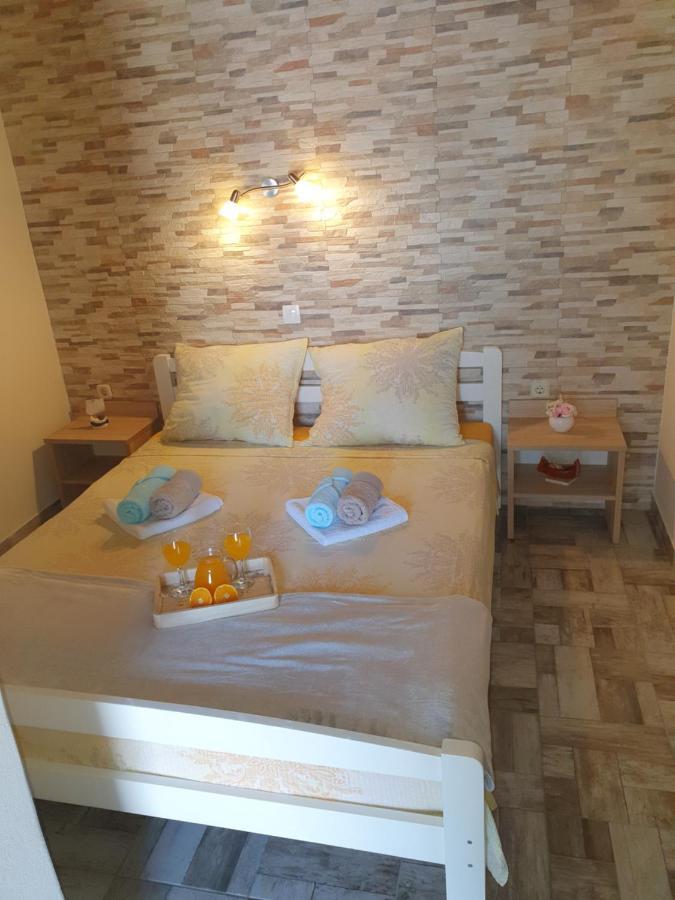Apartmani Daria & Jure Трогир Екстериор снимка