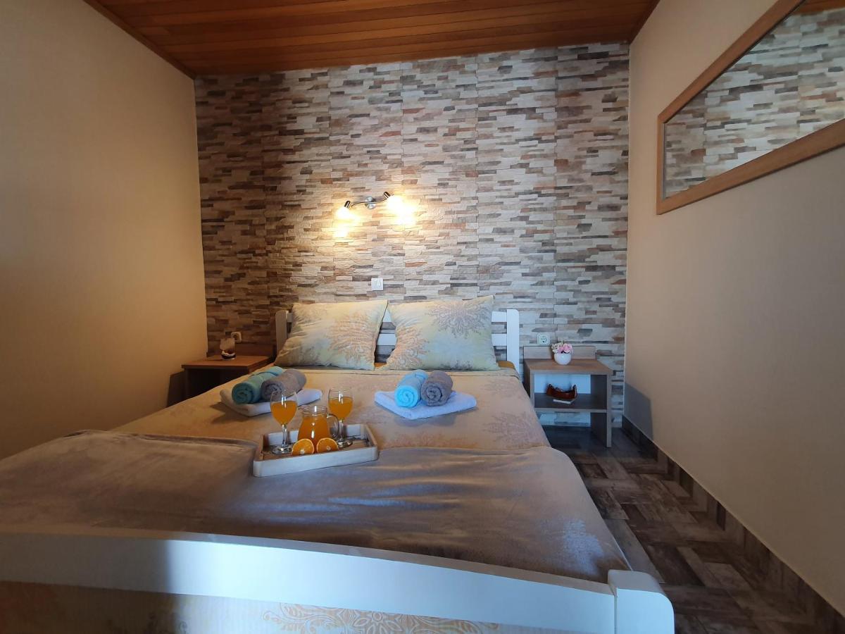 Apartmani Daria & Jure Трогир Екстериор снимка