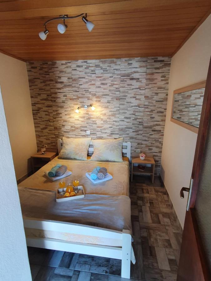 Apartmani Daria & Jure Трогир Екстериор снимка